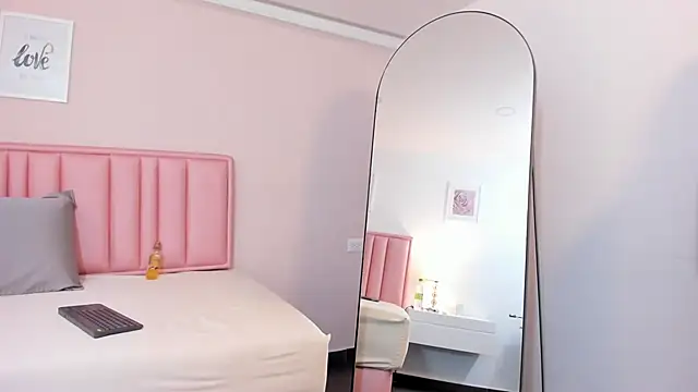 mariana pregnant  online show from 12-05-25, 04:10