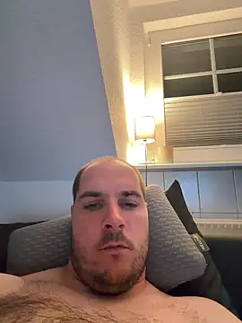 Snapshot of GeilerFinn95 chatting on 06-18-26, 11:20 GeilerFinn95 online show from 06-18-26, 11:20