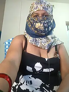 Snapshot of Preeti345 chatting on 06-22-26, 01:29 Preeti345 online show from 06-22-26, 01:29