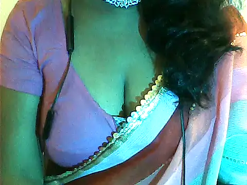 Snapshot of Preeti345 chatting on 07-12-26, 03:58 Preeti345 online show from 07-12-26, 03:58