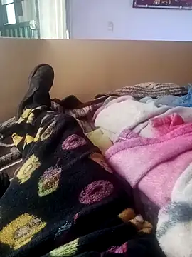 OrangishBank827 online show from 12-16-25, 10:37