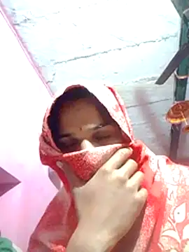 Snapshot of poonamhotxx chatting on 12-04-25, 03:54 poonamhotxx online show from 12-04-25, 03:54