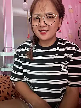 Snapshot of Samsam-006 chatting on 05-27-26, 02:52 Samsam-006 online show from 05-27-26, 02:52