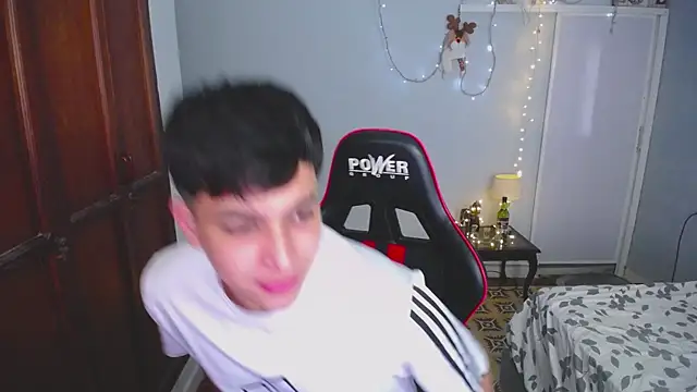 Snapshot of paul_crewe chatting on 12-04-25, 07:33 paul crewe online show from 12-04-25, 07:33