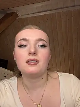 MilaLuxe online show from 12-15-25, 07:07