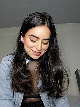 Snapshot of saasha_Petit chatting on 02-23-26, 11:18 saasha Petit online show from 02-23-26, 11:18