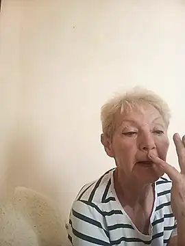 Snapshot of Calypso-Loove chatting on 07-04-26, 12:11 Calypso-Loove online show from 07-04-26, 12:11