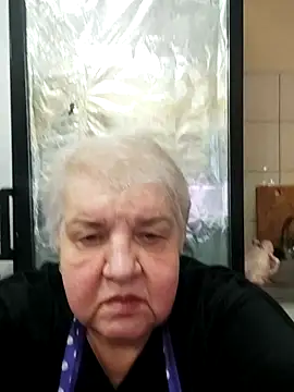 HapinessLovee online show from 12-18-25, 09:04