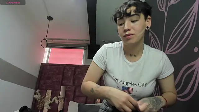 Kiara Fox   online show from 03-25-26, 09:21