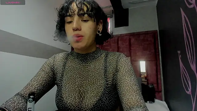 Kiara Fox   online show from 04-17-26, 09:18