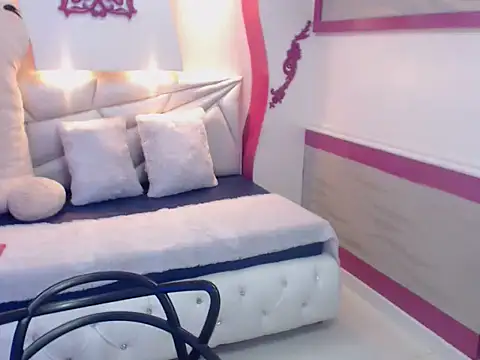 Snapshot of Lis_Pearson chatting on 01-09-26, 07:04 Lis Pearson online show from 01-09-26, 07:04