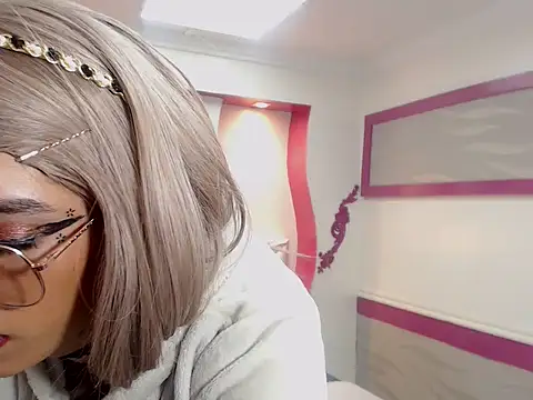 Snapshot of Lis_Pearson chatting on 01-18-26, 06:34 Lis Pearson online show from 01-18-26, 06:34