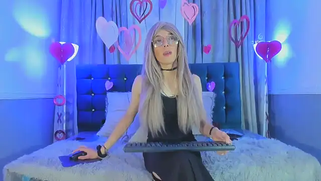 Snapshot of Lis_Pearson chatting on 02-07-26, 03:43 Lis Pearson online show from 02-07-26, 03:43