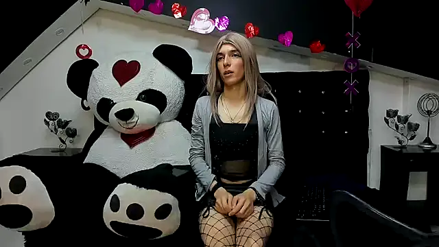 Snapshot of Lis_Pearson chatting on 02-22-26, 03:29 Lis Pearson online show from 02-22-26, 03:29