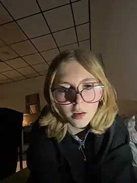 Milly-Kiss online show from 01-06-26, 08:45