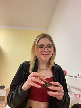 Milly-Kiss online show from 01-18-26, 09:07