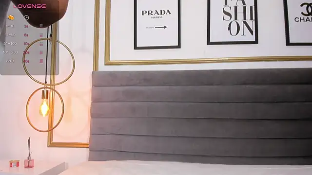 Snapshot of Ririblonde1 chatting on 12-15-25, 12:31 Ririblonde1 online show from 12-15-25, 12:31