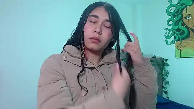 naomybenedetti online show from 12-22-25, 01:19