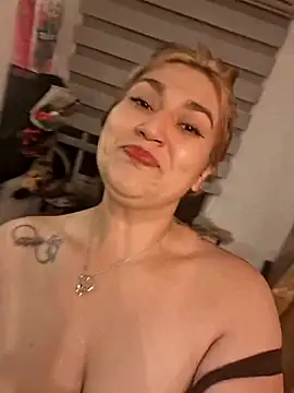 Magenta Moon online show from 01-13-26, 11:43