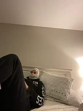 phantom898983 online show from 02-25-26, 01:37