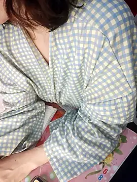 Snapshot of Alone_nothing chatting on 01-08-26, 02:19 Alone nothing online show from 01-08-26, 02:19