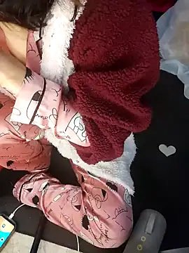 Snapshot of Alone_nothing chatting on 01-14-26, 10:32 Alone nothing online show from 01-14-26, 10:32