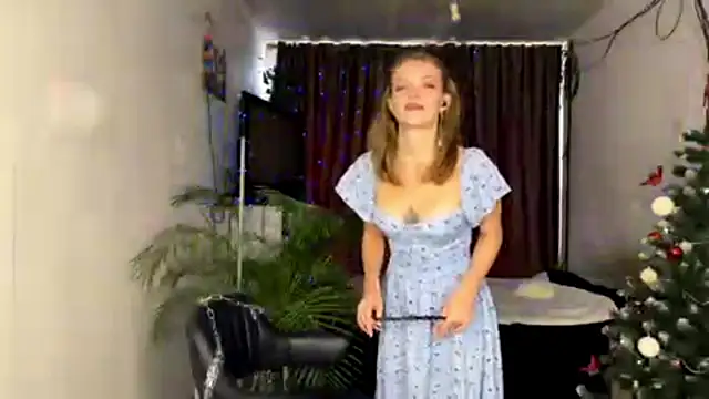 Miss Monroe online show from 12-20-25, 08:43