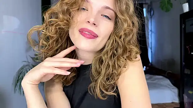 Miss Monroe online show from 02-26-26, 06:45