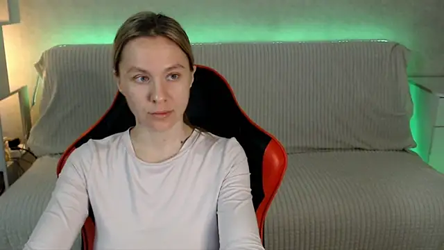 MiaBun1 online show from 05-06-26, 03:02