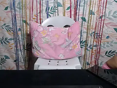 HotCreamyPussy4u online show from 01-10-26, 04:14