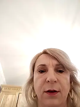 AhlyssaLove1155 online show from 04-17-26, 02:14