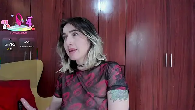 Snapshot of carly_grasso chatting on 11-04-25, 03:55 carly grasso online show from 11-04-25, 03:55