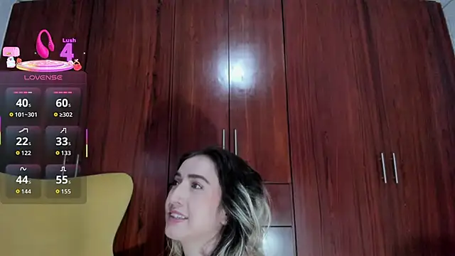 Snapshot of carly_grasso chatting on 11-13-25, 10:19 carly grasso online show from 11-13-25, 10:19