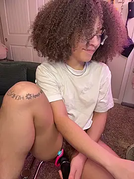 Snapshot of ollythegreat chatting on 01-14-26, 04:07 ollythegreat online show from 01-14-26, 04:07