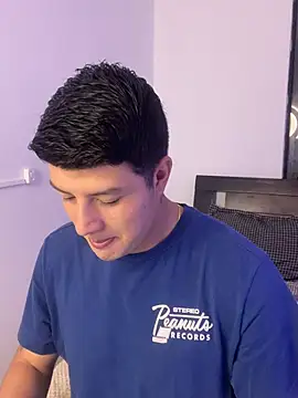 Goldenknight33 online show from 03-31-26, 12:49