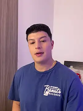 Goldenknight33 online show from 04-15-26, 01:07