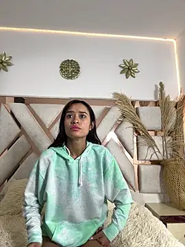 Zoey dim online show from 12-20-25, 08:38