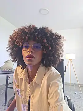 Snapshot of NaomiClay chatting on 04-24-26, 12:40 NaomiClay online show from 04-24-26, 12:40