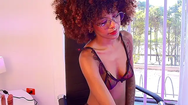 Snapshot of NaomiClay chatting on 05-22-26, 12:44 NaomiClay online show from 05-22-26, 12:44
