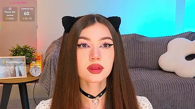 oliviaah  online show from 01-10-26, 03:14