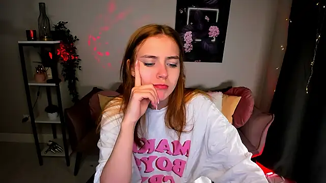 Snapshot of Bella_xBaby chatting on 01-18-26, 01:48 Bella xBaby online show from 01-18-26, 01:48