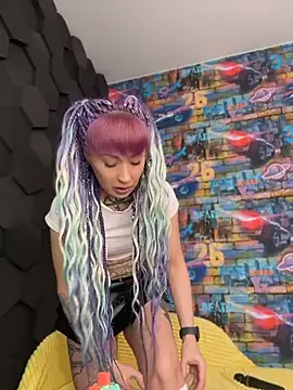 Tattoo  Moon online show from 04-15-26, 11:16