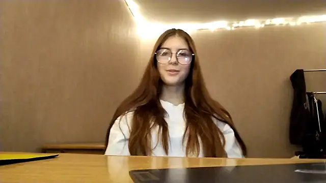 Snapshot of VictorinaMccorey chatting on 12-20-25, 01:07 VictorinaMccorey online show from 12-20-25, 01:07