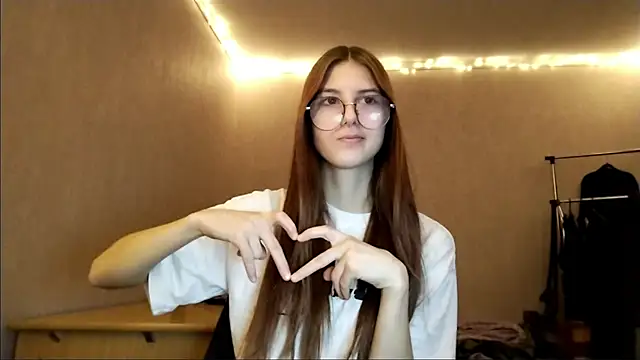 Snapshot of VictorinaMccorey chatting on 01-05-26, 05:27 VictorinaMccorey online show from 01-05-26, 05:27