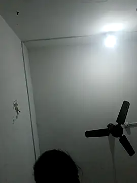 nehakapoor89 online show from 12-22-25, 05:54