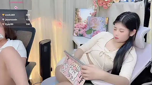 Yvonne-07 online show from 12-17-25, 12:49