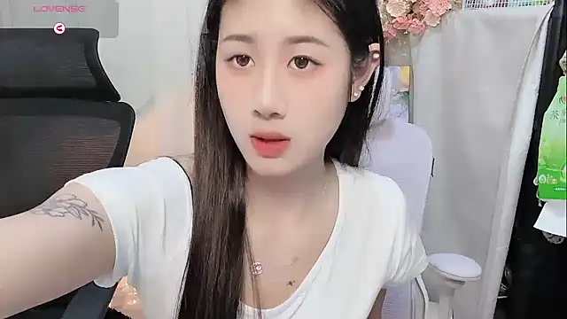 Yvonne-07 online show from 04-03-26, 02:37