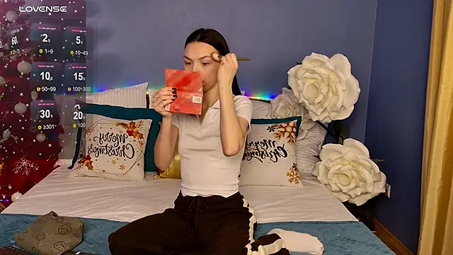 Snapshot of MaxinCarroll chatting on 01-13-26, 05:13 MaxinCarroll online show from 01-13-26, 05:13