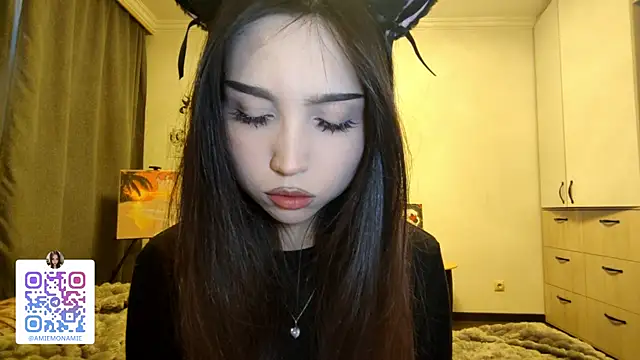 Qwami Amie online show from 01-18-26, 04:16