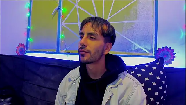 Snapshot of Lord_Apolo chatting on 01-08-26, 01:35 Lord Apolo online show from 01-08-26, 01:35